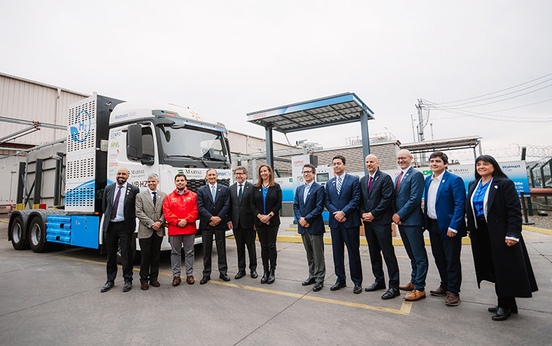 Walmart Chile y Copec inauguran primera hidrolinera para camiones de alto tonelaje