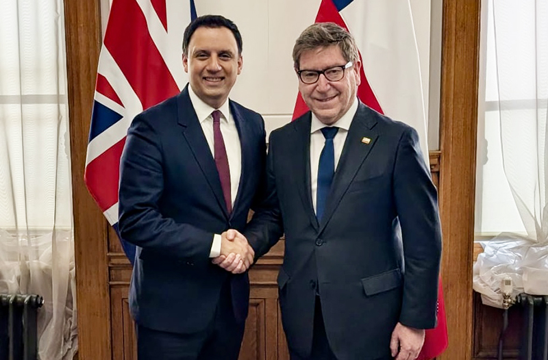 Chile presenta en Londres cartera de inversiones mineras por US$ 105.000 millones