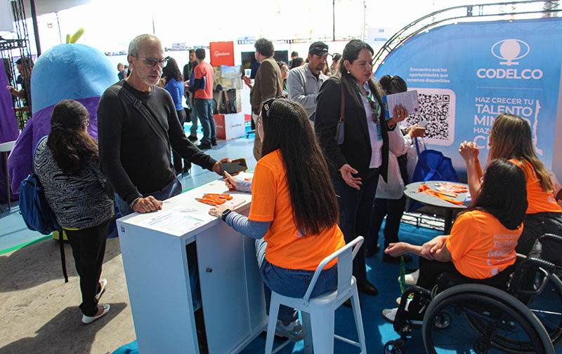 Codelco expone lineamientos de diversidad y atracción de talento local en encuentro regional